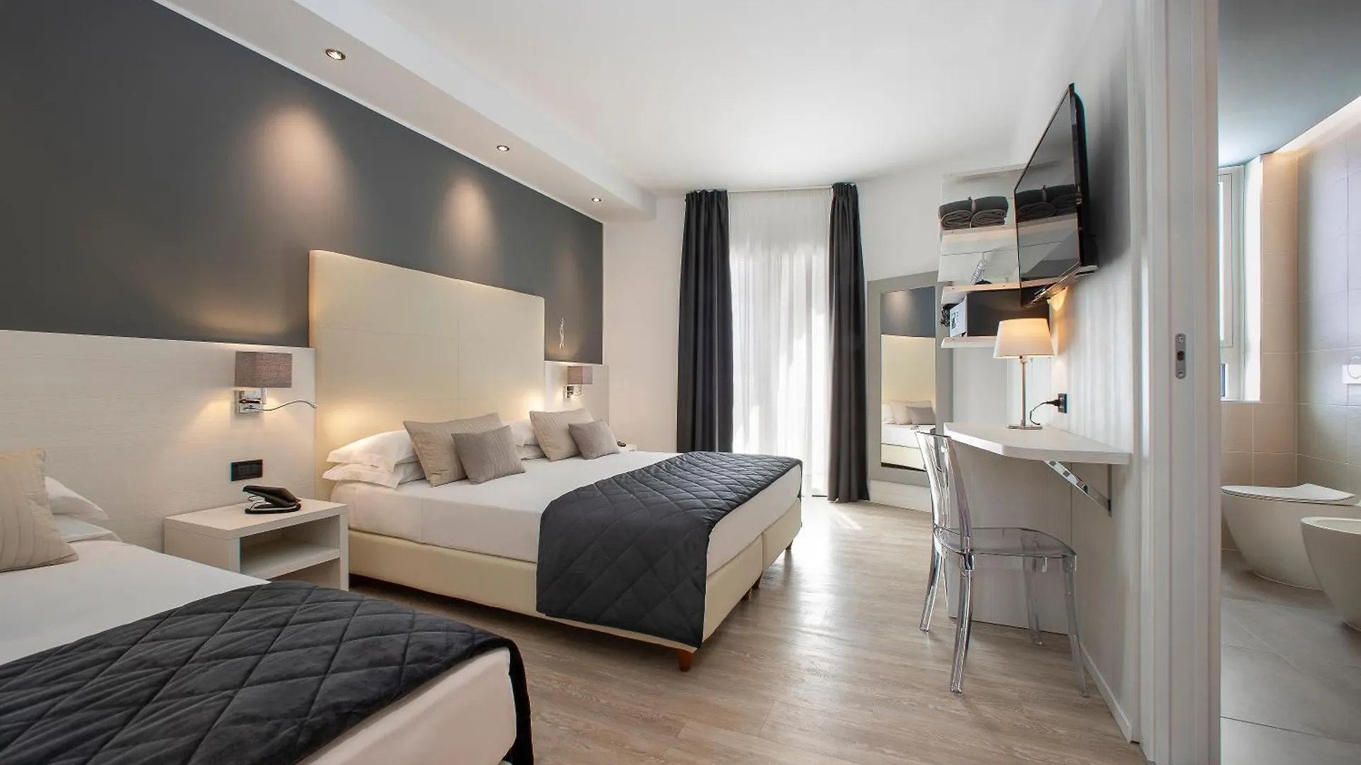 Hotel Sayonara Lido di Jesolo 4*,